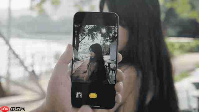 当“街拍哲学”遇见“手机旗舰”——真我 GT8 Pro 深度评测