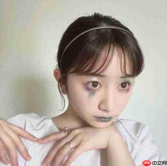 《寂静岭f》美女脸模晒美照：与游戏内形象判若两人