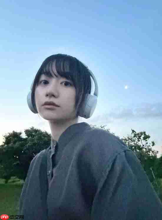 《寂静岭f》美女脸模晒美照：与游戏内形象判若两人