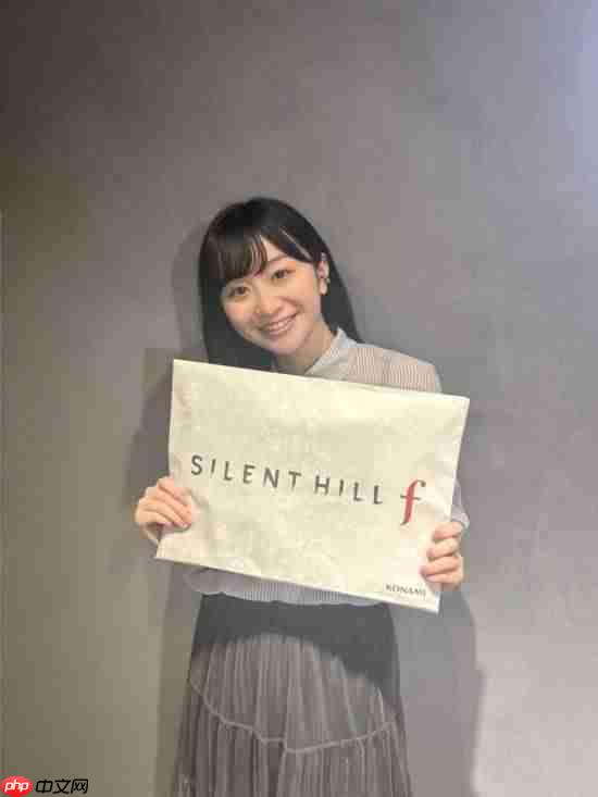 《寂静岭f》美女脸模晒美照：与游戏内形象判若两人