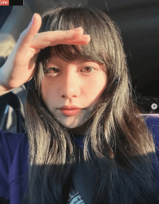 《寂静岭f》美女脸模晒美照：与游戏内形象判若两人