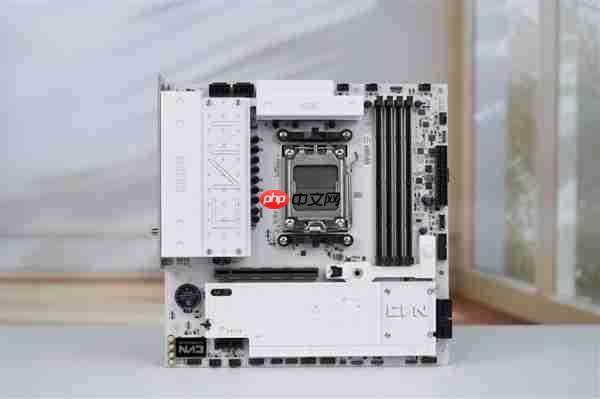 白色高颜值主板！七彩虹CVN B850 ARK FROZEN v14方舟图赏