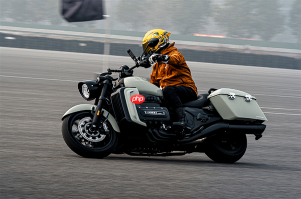 18.98万起、配水平对置8缸机!长城灵魂巡航摩托车S2000C上市