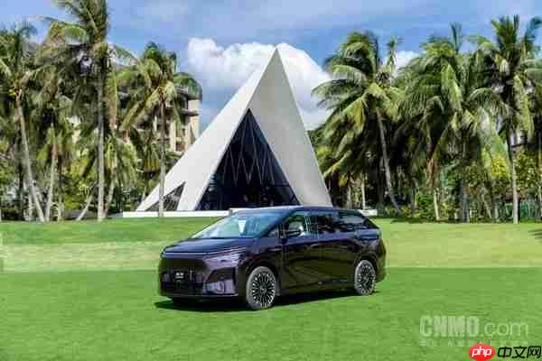 小鹏X9超级增程全球首发63.3度电池 纯电续航达452km