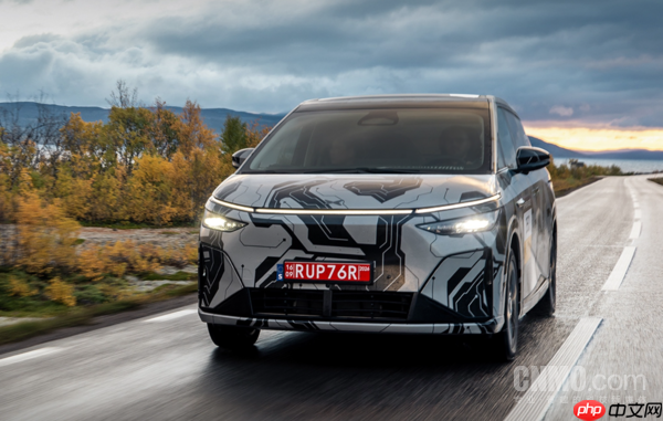 不打滑!新小鹏X9北极圈进行低温湿滑路面稳定性测试