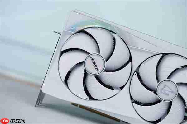 精美纯白设计!技嘉AUROS RTX 5080 MASTER ICE显卡图赏