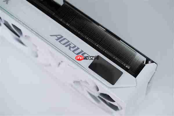 精美纯白设计!技嘉AUROS RTX 5080 MASTER ICE显卡图赏