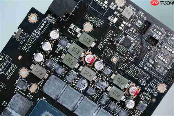 精美纯白设计!技嘉AUROS RTX 5080 MASTER ICE显卡图赏