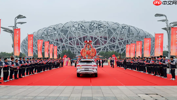 庆祝中泰建交50周年 比亚迪宋PLUS DM-i车队行驶5000公里抵达鸟巢