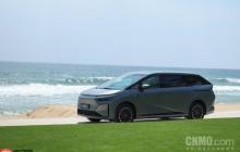 同级最舒适！小鹏公布X9超级增程二排零重力座椅信息