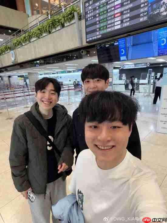 ShowMaker来上海了！带队友看英雄联盟S15