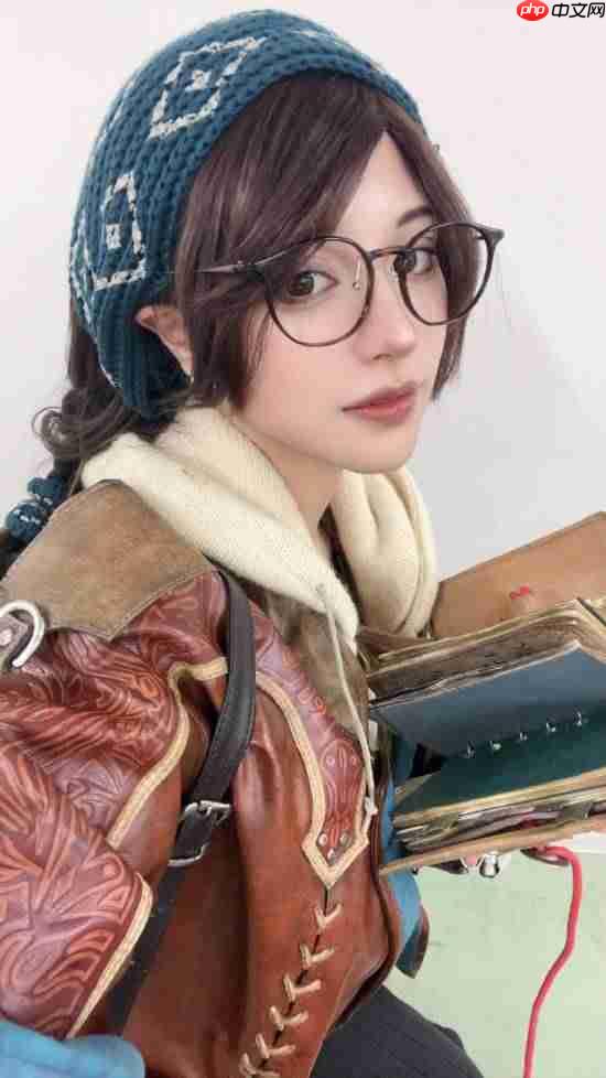 《怪物猎人：荒野》阿尔玛COS：眼镜看板娘是谁爱了？