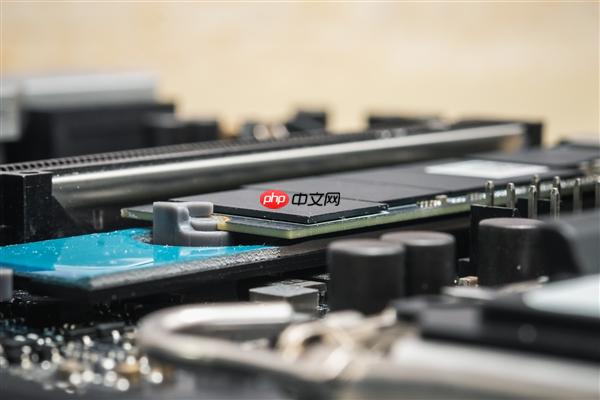 QLC硬盘容量提升1000倍 SK海力士研发全新PB级SSD