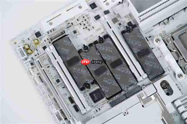 支持DDR5-9000!技嘉X870E AORUS X3D主板图赏