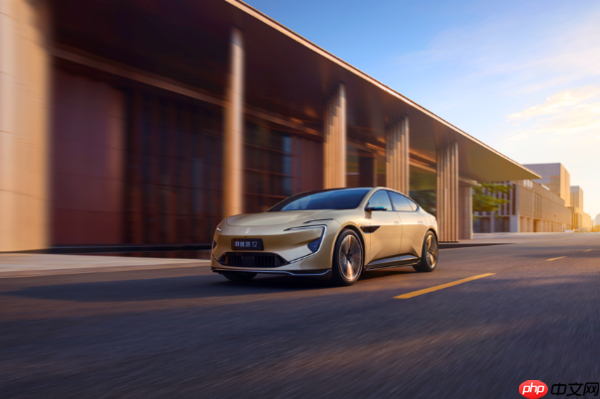 阿维塔12四激光版上市 华为乾崑技术铸就智能豪华新标杆