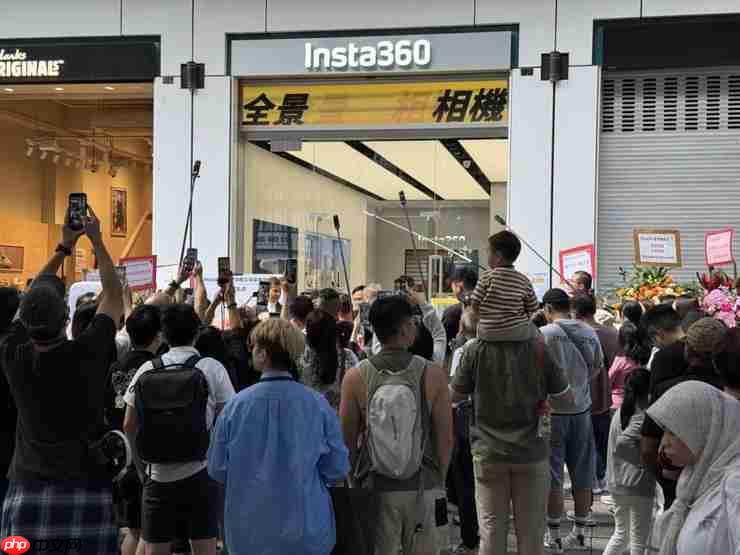 双十一全面霸榜!影石 Q3 营收猛增 93% ,研发投入翻倍加码定制芯片 双十一全面霸榜!影石 Q3 营收猛增 93% ,研发投入翻倍加码定制芯片