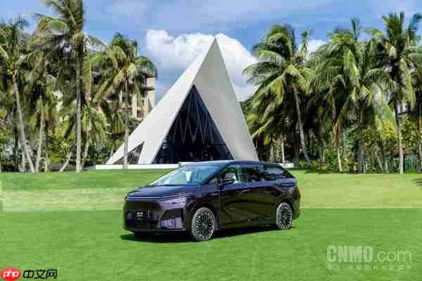 何小鹏:X9超级增程标配9个安全气囊 安全是底线