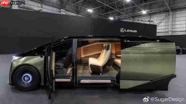雷克萨斯LS概念车实车发布 六轮MPV造型+六座布局