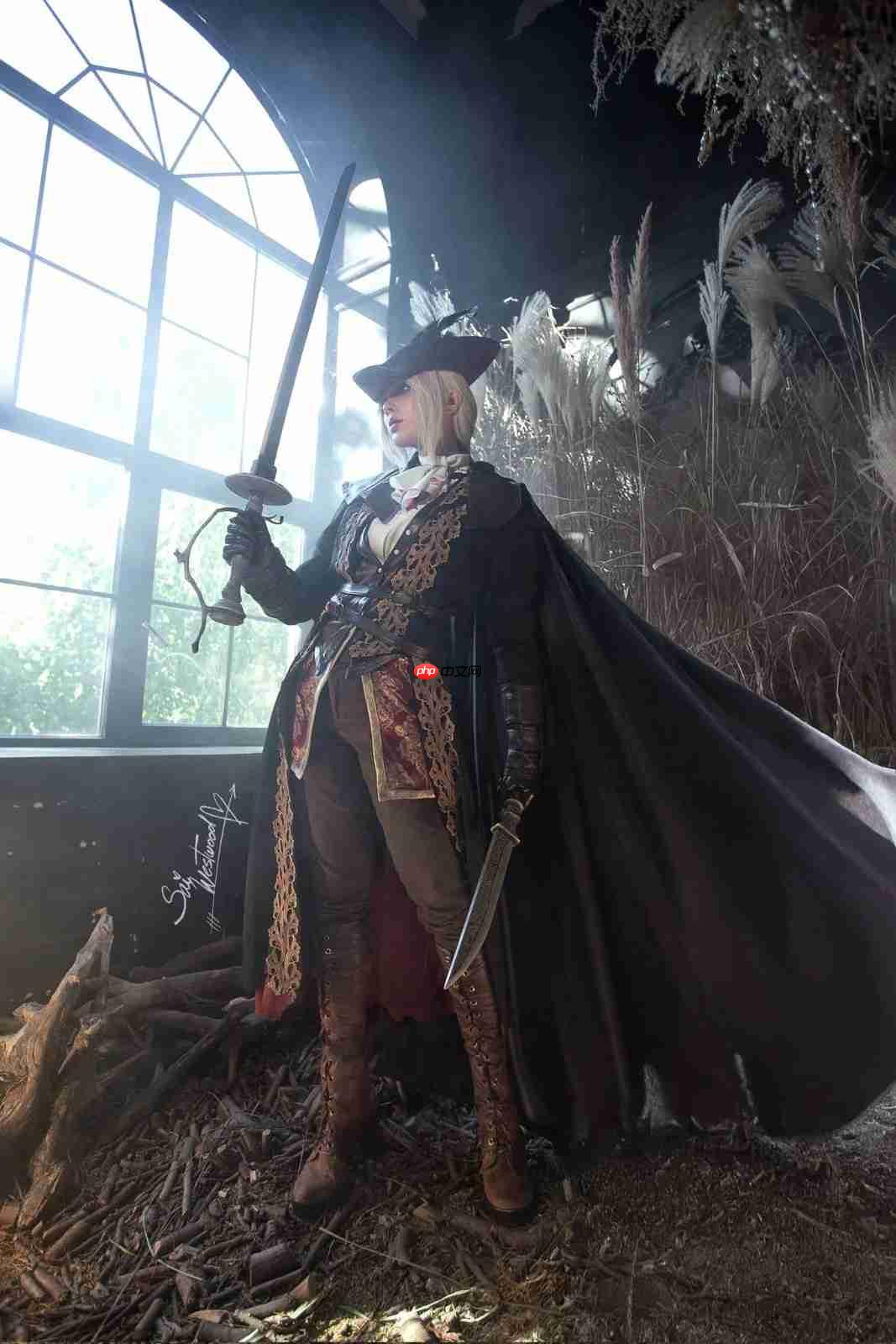 Coser神还原《血源诅咒》玛利亚 落叶中的致命优雅