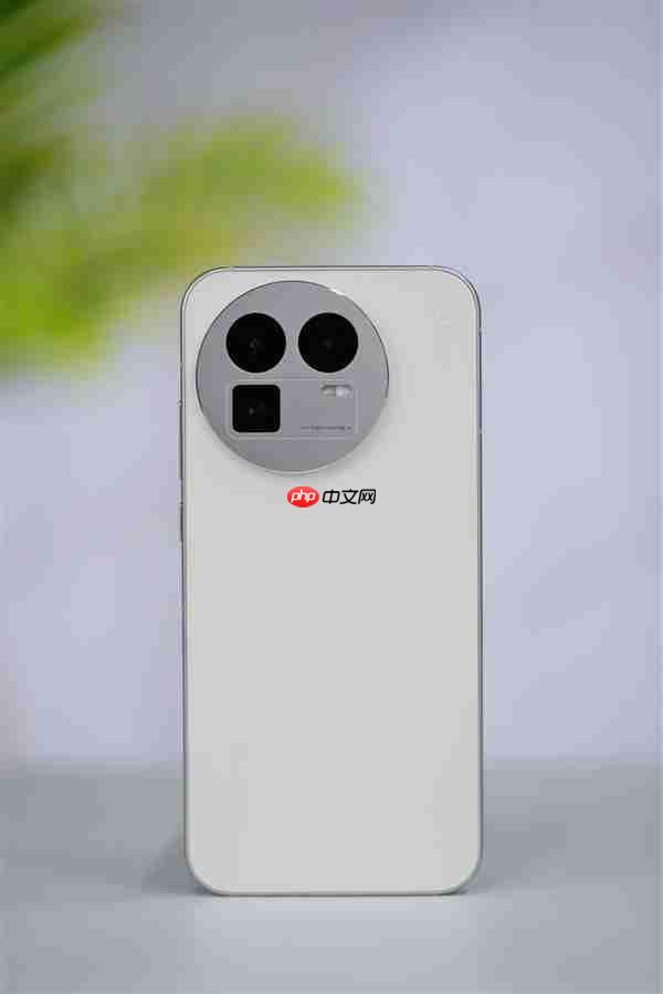 全球首发理光GR影像!真我GT8 Pro图赏