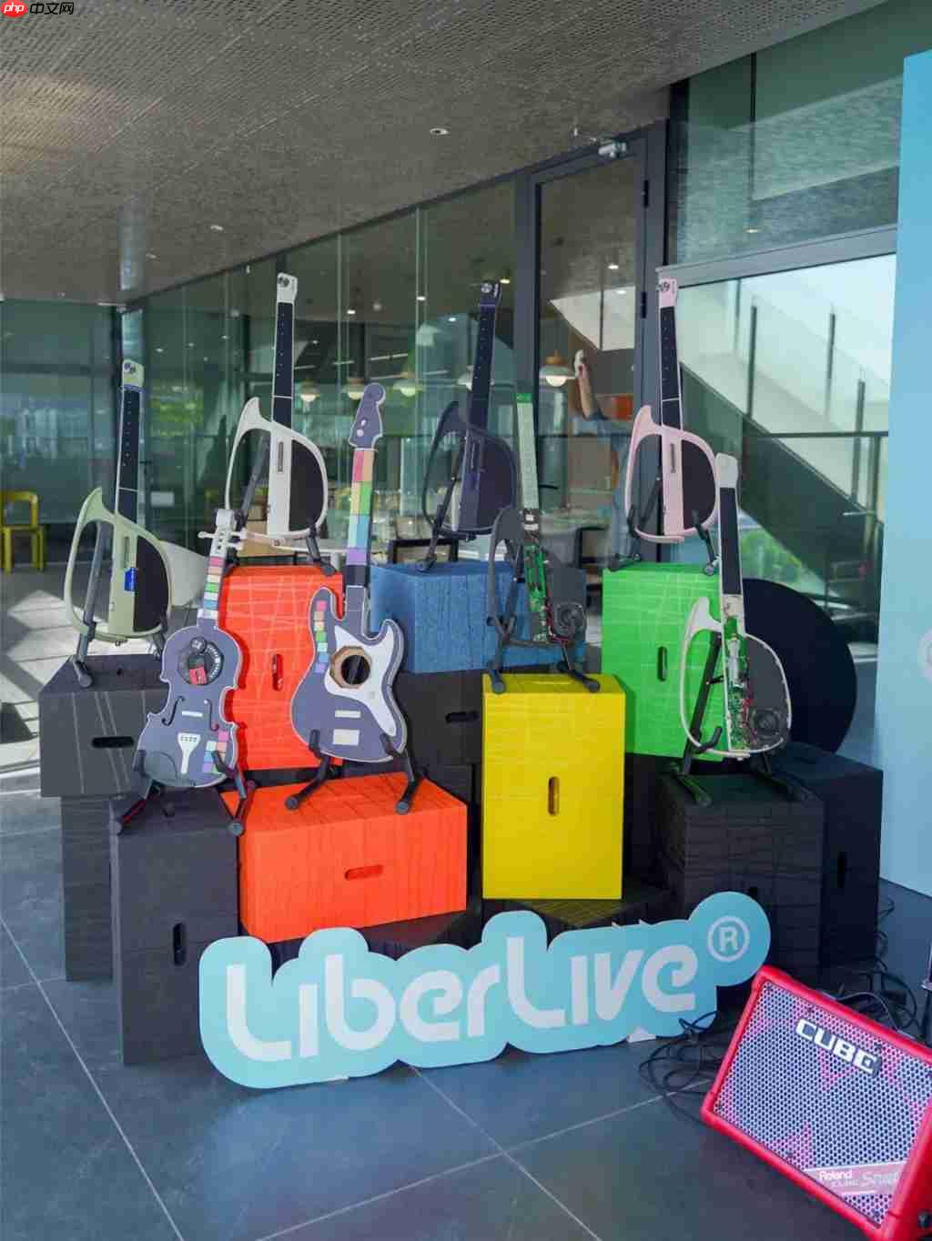 一把吉他卖出 10 亿后,LiberLive 选择自我革命 一把吉他卖出 10 亿后,LiberLive 选择自我革命