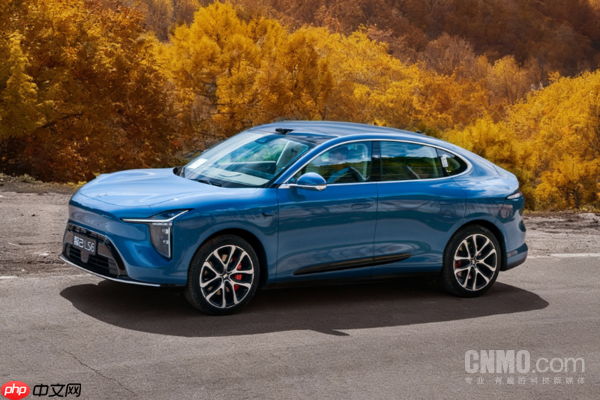 智己LS6上市首月交付超20000台！20万元价位新标杆？