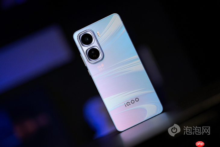 iQOO Neo11开售:2K屏+双芯性能怪兽,首销2599元起