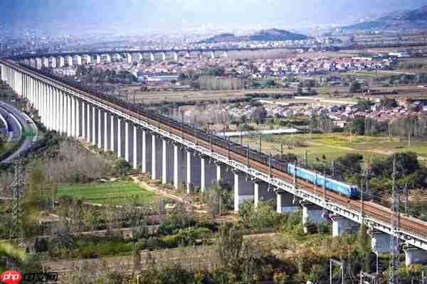 8倍于复兴号标准动车组!超长火车震撼再现:到底有多少节车厢