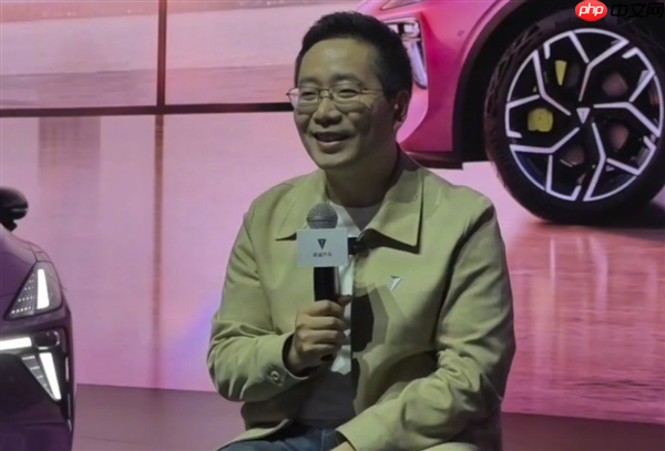 深蓝董事长邓承浩谈隐藏式门把手:我们也受到了特斯拉的影响