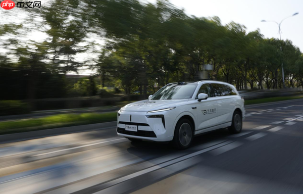 全国首家！元戎启行年底将以消费级量产车落地Robotaxi