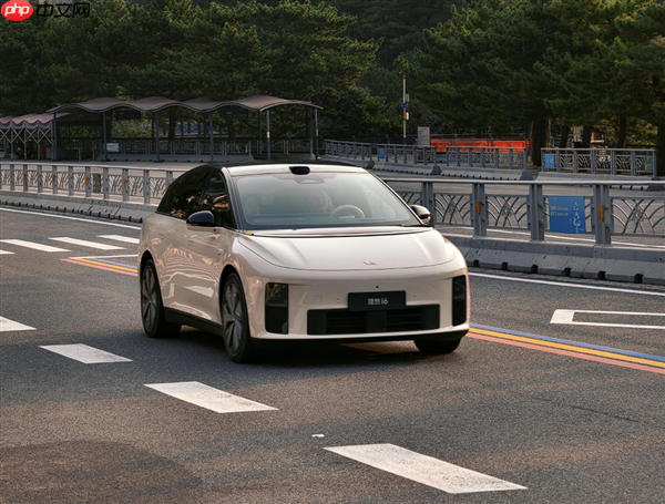 理想汽车10月交付31767辆:i6订单已破7万成大爆款!