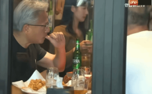 与财阀们吃鸡后 黄仁勋宣布将在韩国部署26万枚GPU：史上规模最大！