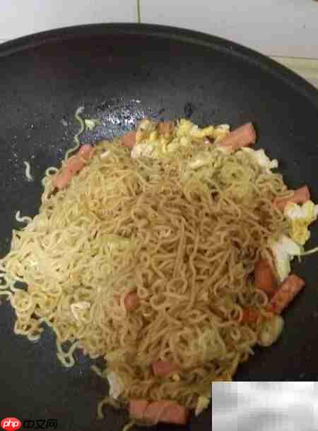 炒快餐面:美味新吃法