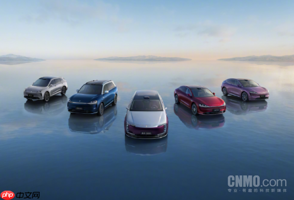 鸿蒙智行“各界”10月交付量一览：尊界S800超3000辆