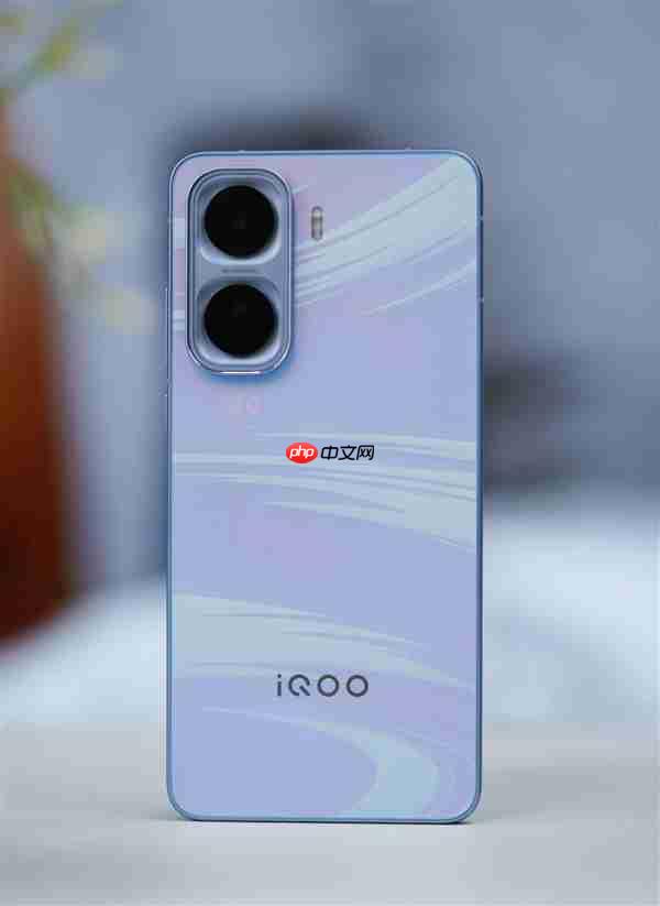 同档唯一2K LTPO屏!iQOO Neo11图赏