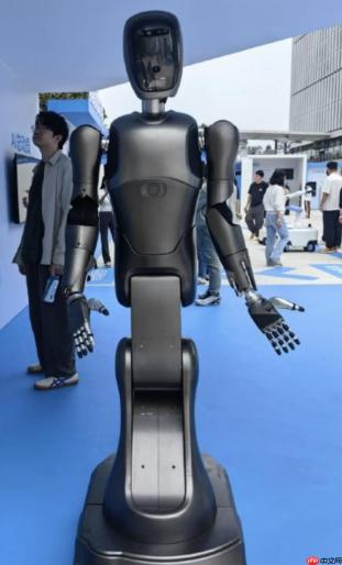 李想谈万台 MEGA 召回：生命只有一次；传明年 AirPods 配摄像头 +AI；神舟二十一飞船发射成功，对接速度创纪录