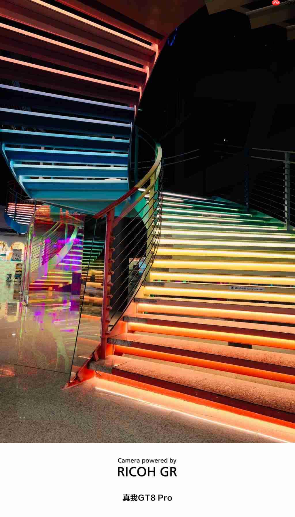  真我 GT8 Pro 全面评测 无愧“街拍神器”之名 