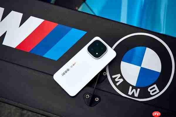 小屏用户又多了个选择!iqoo杀入小屏旗舰赛道