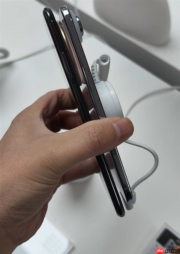 都叫Air!华为Mate 70 Air与iPhone Air真机对比来了