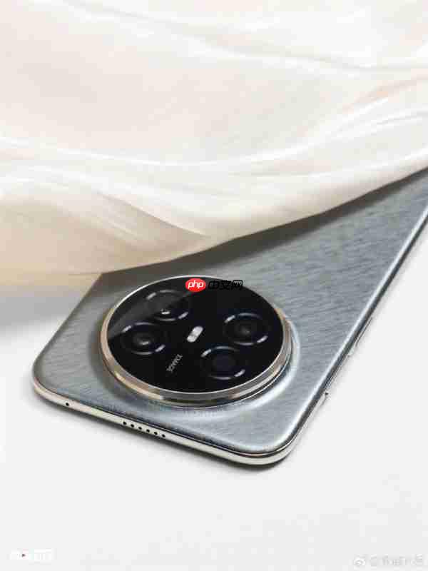 4199元起!华为Mate 70 Air图赏抢先看:金丝银锦配色很抢眼 一眼高端