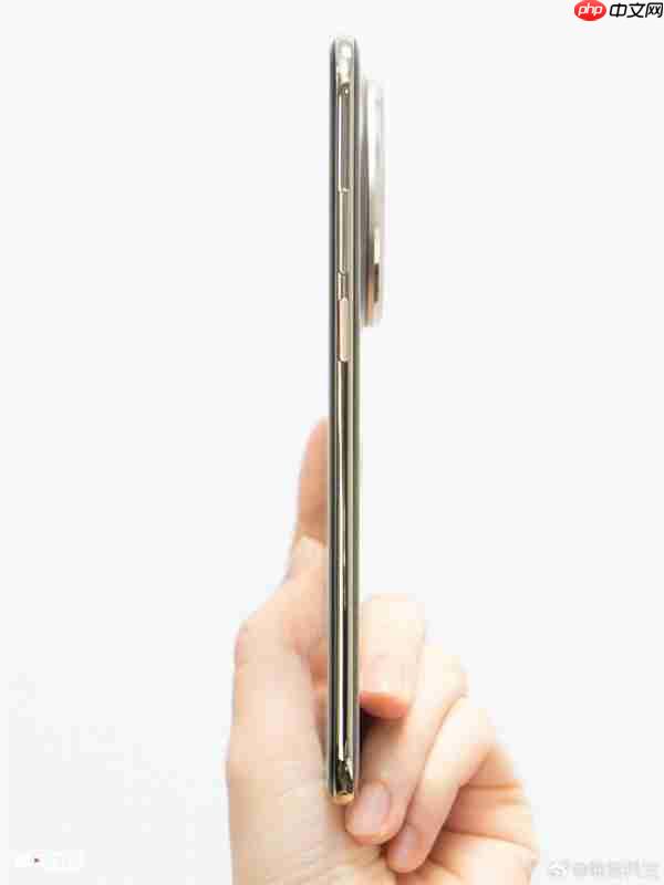 4199元起!华为Mate 70 Air图赏抢先看:金丝银锦配色很抢眼 一眼高端