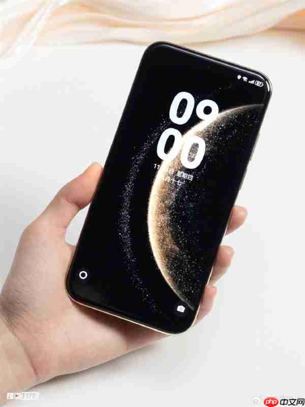 4199元起!华为Mate 70 Air图赏抢先看:金丝银锦配色很抢眼 一眼高端