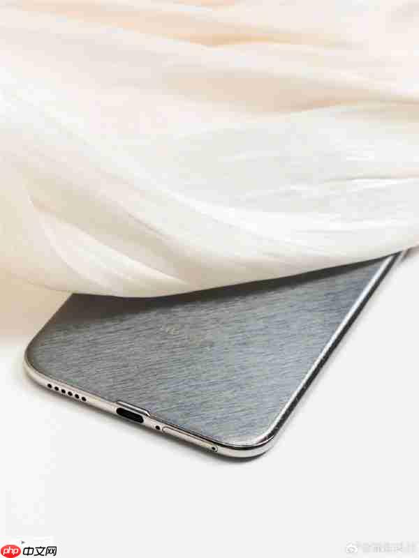 4199元起!华为Mate 70 Air图赏抢先看:金丝银锦配色很抢眼 一眼高端