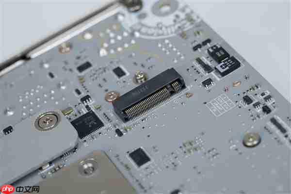 支持10000MT/s内存!微星MPG X870I EDGE TI EVO WIFI主板图赏