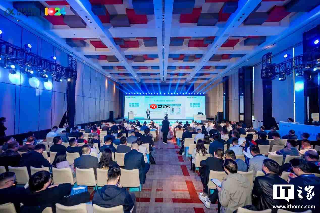 科大讯飞正式发布讯飞星火 AIPC:全栈国产化方案,内置超级智能体