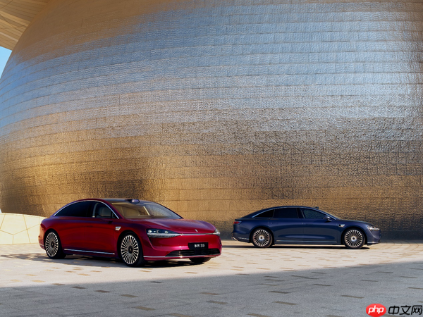 新款享界S9静态评测首发 以科技豪华让出行从容与享受兼得