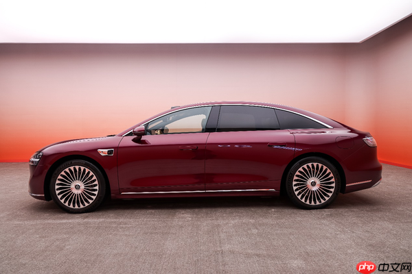 新款享界S9静态评测首发 以科技豪华让出行从容与享受兼得