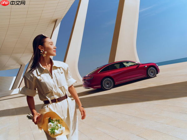 鸿蒙智行最美轿车驾到!享界S9开订2小时订单破3000台