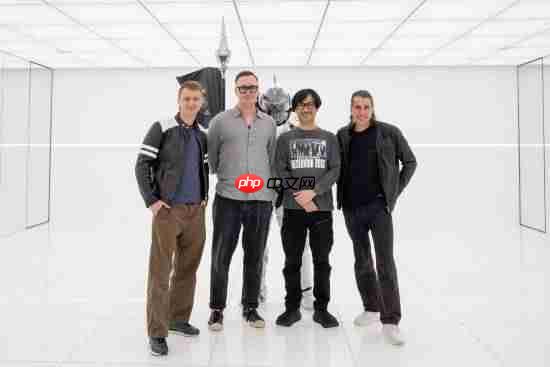 小岛秀夫晒cdpr合影：小岛工作室秒变旅游圣地