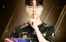 Faker亲签显示器今晚京东独家拍卖！荣耀buff拉满